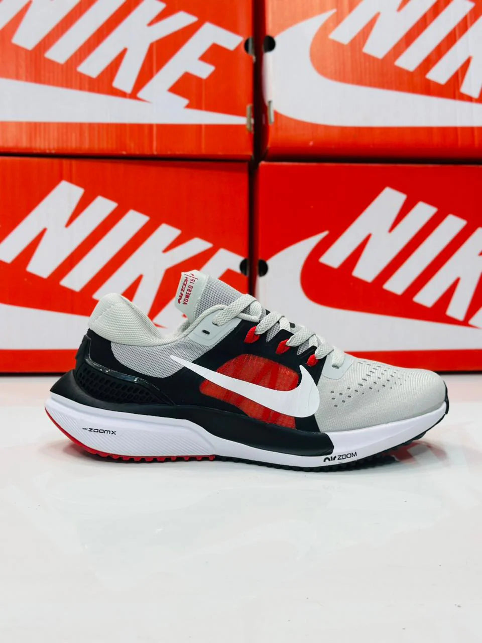 NIKE AIR ZOOM VOMERO 15 MULTI GREY MESH BLACK AND RED