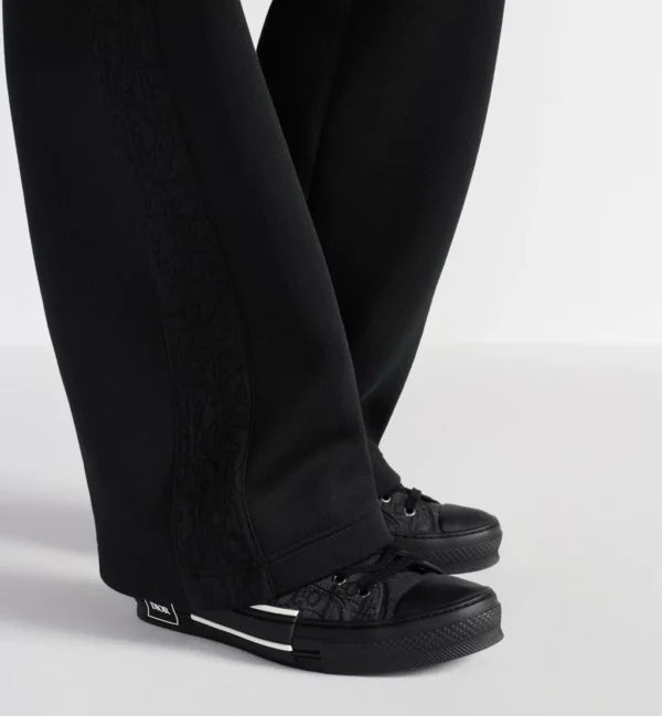 B23 League Low Top Sneaker