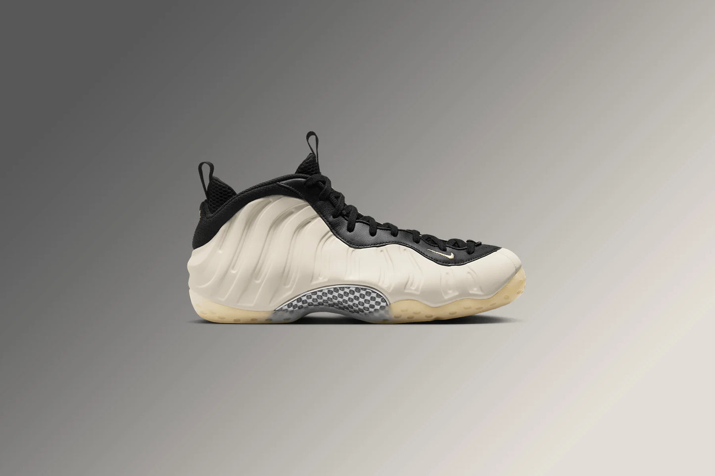 Air Foamposite One Black Team Gold Light Orewood Brown