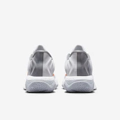 Tênis Nike Giannis Immortality 4 Cinza Branco