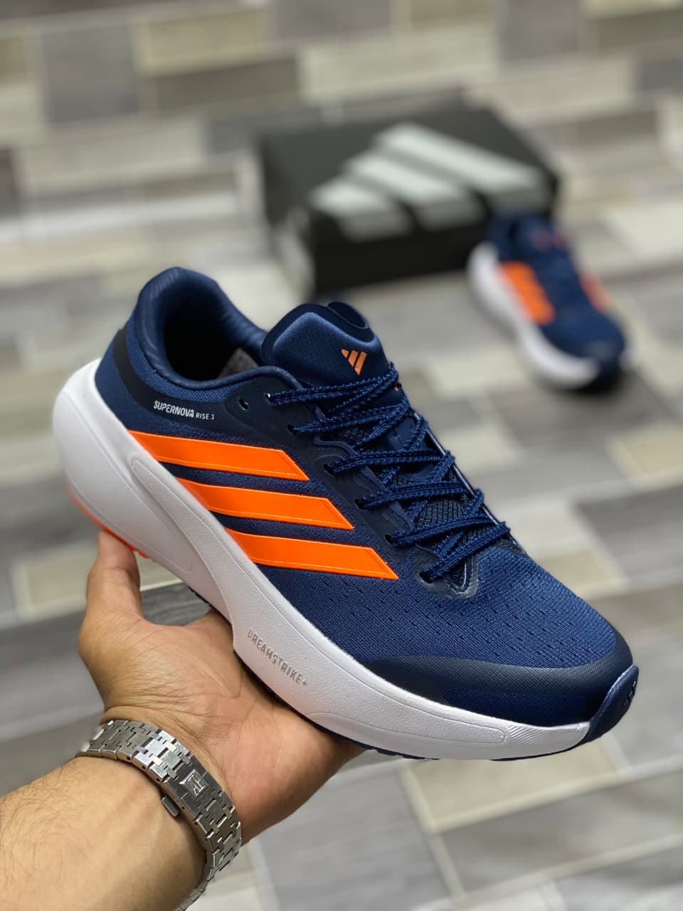 SUPERNOVA RISE 3 BLUE ORANGE AND THICK WHITE
