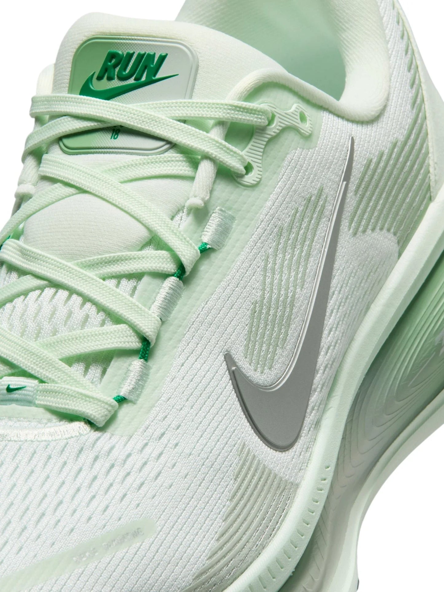 Nike Vomero 18 Womens Shoe