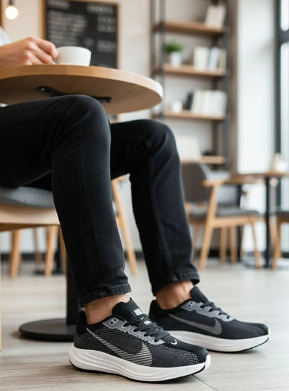 NIKE PEGASUS PLUS BLACK AND OFF WHITE