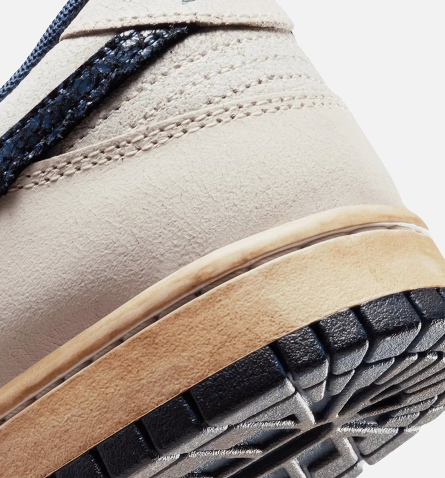 Stranger Things x Dunk Low Mens Lifestyle Shoe Phantom Midnight Navy