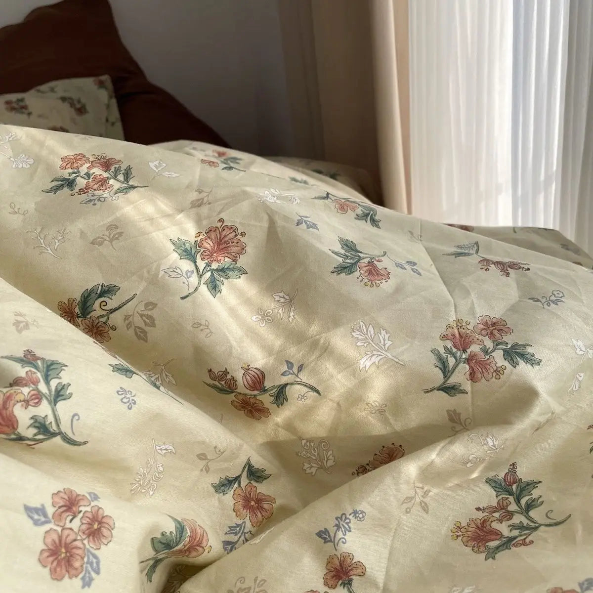 Ins Retro Flower Bedding Set Flat Bed Sheet Pillowcase Twin Full Queen Size Bed Linen Women Girls Caramel Floral Duvet Cover Set