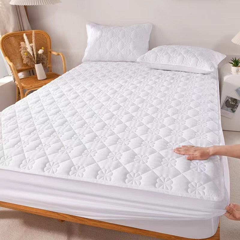 Waterproof Quilted Fitted Sheet Pet Anti-wetting Bed Sheet Queen Customized Raw Cotton Mattress Cover Not Included Pillowcase