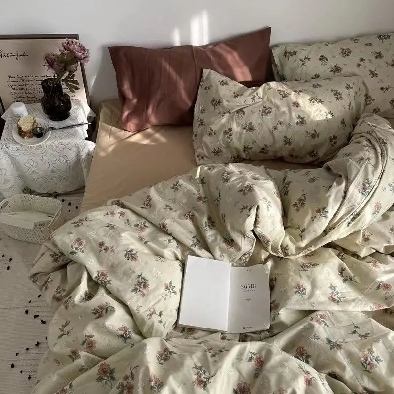Ins Retro Flower Bedding Set Flat Bed Sheet Pillowcase Twin Full Queen Size Bed Linen Women Girls Caramel Floral Duvet Cover Set