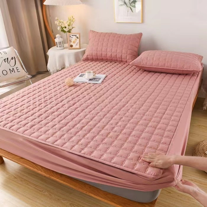 Waterproof Quilted Fitted Sheet Pet Anti-wetting Bed Sheet Queen Customized Raw Cotton Mattress Cover Not Included Pillowcase