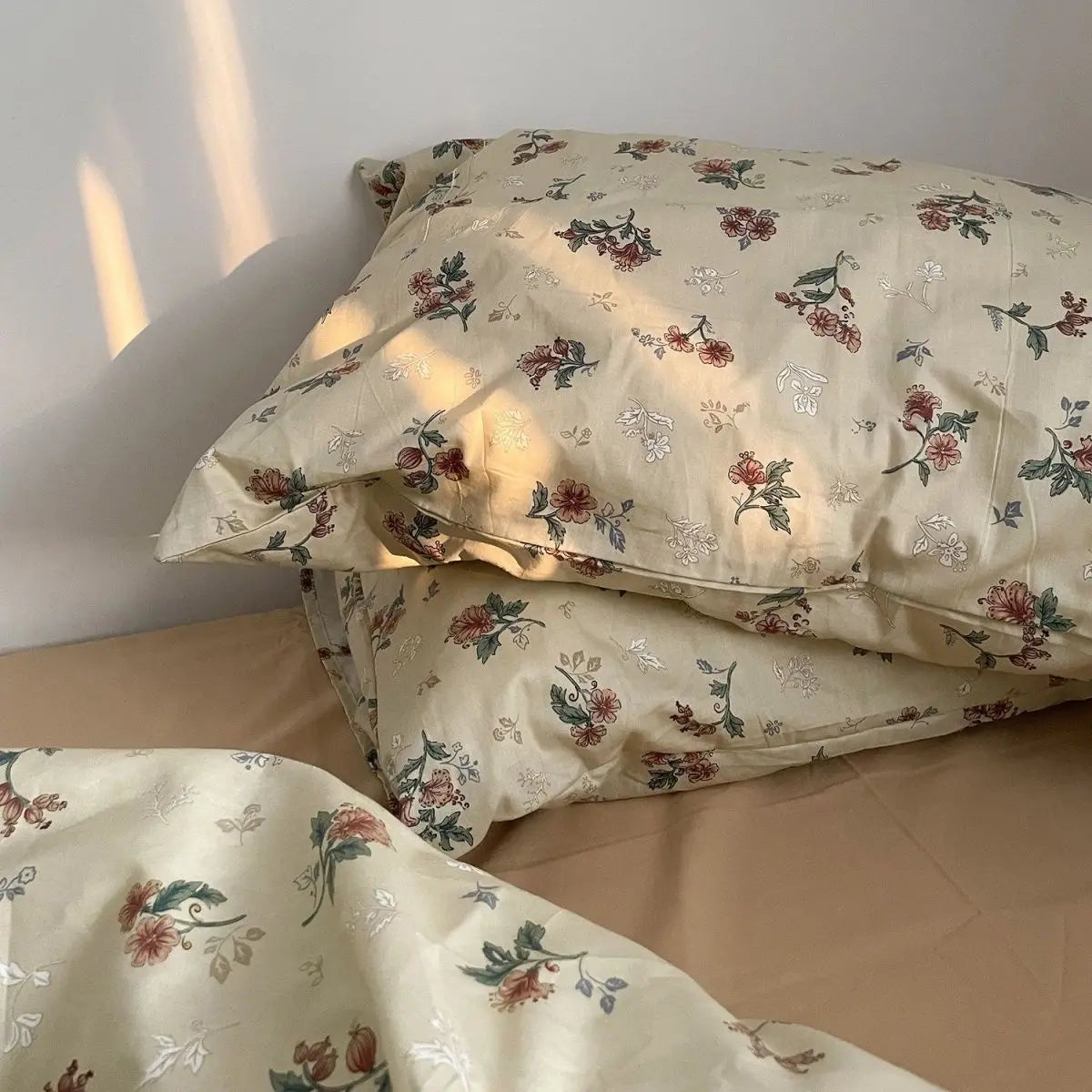 Ins Retro Flower Bedding Set Flat Bed Sheet Pillowcase Twin Full Queen Size Bed Linen Women Girls Caramel Floral Duvet Cover Set