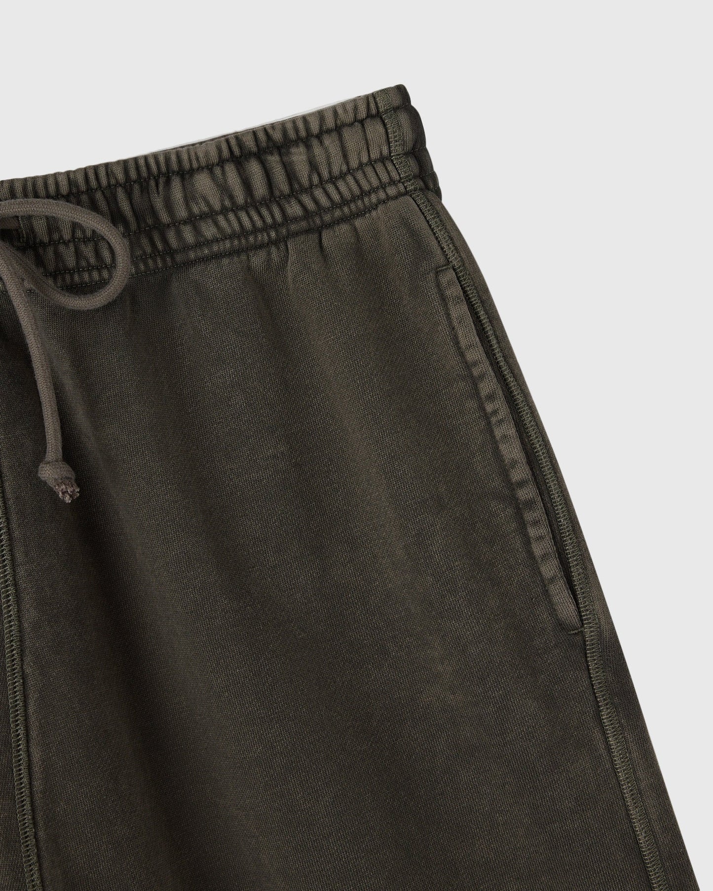 Muskoka Sweatshorts Deep Olive