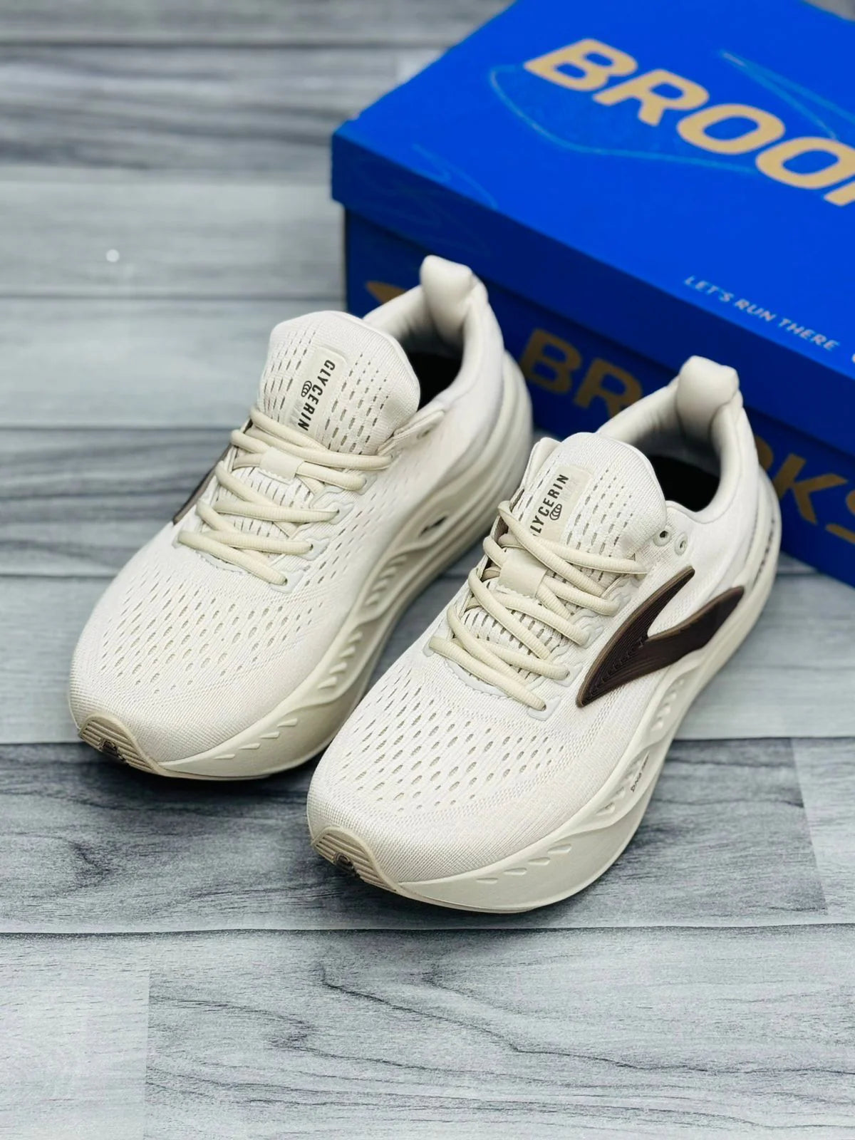 BROOKS GLYCERIN MAX ALMOND