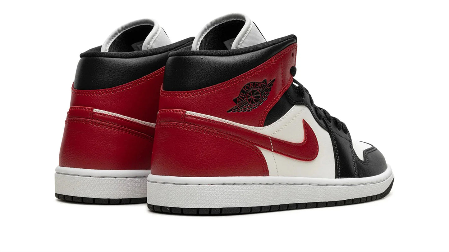 AIR JORDAN 1 MID WMNS Black Toe