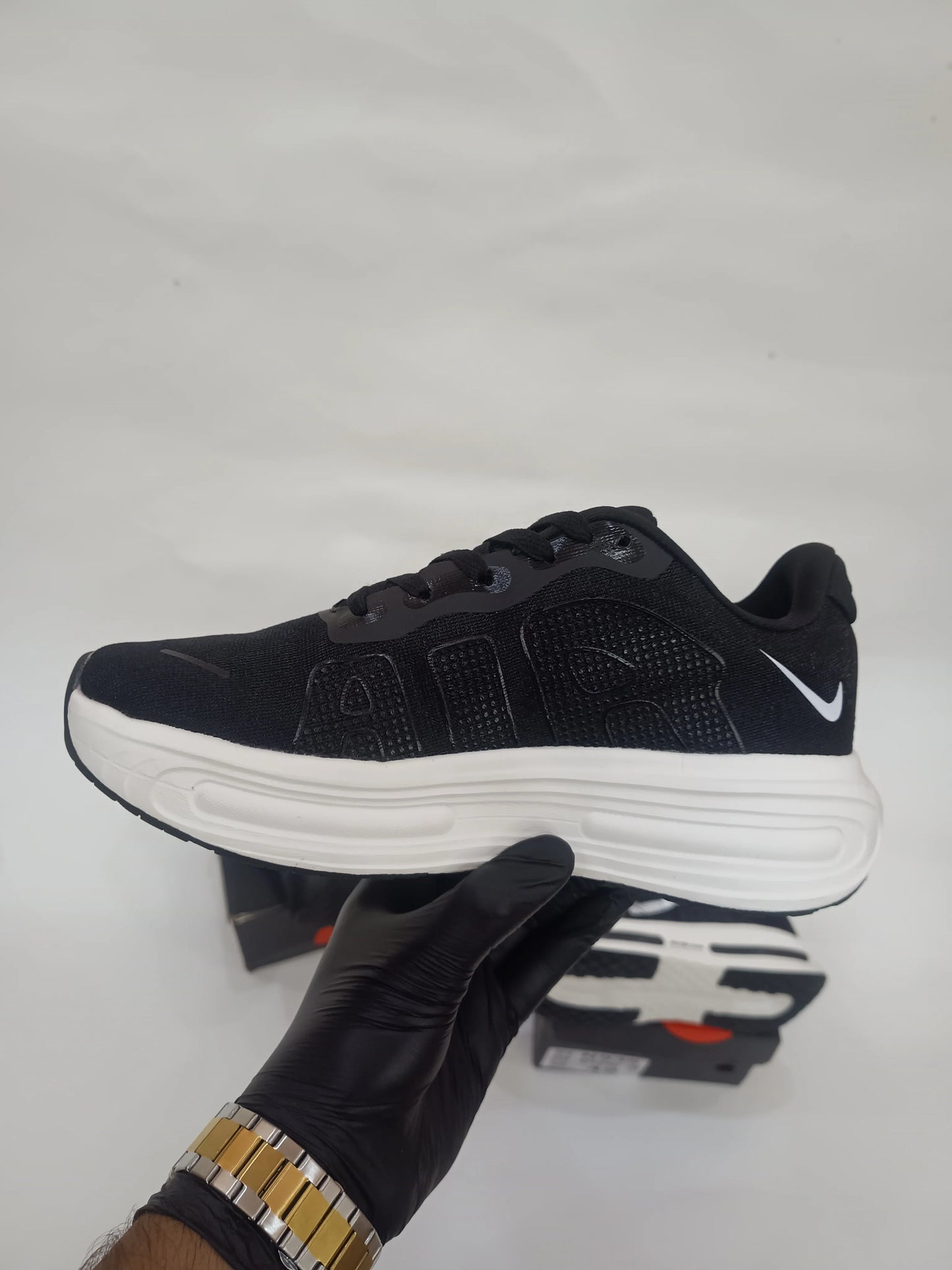 NIKE AIR ZOOM BLACK AND WHITE